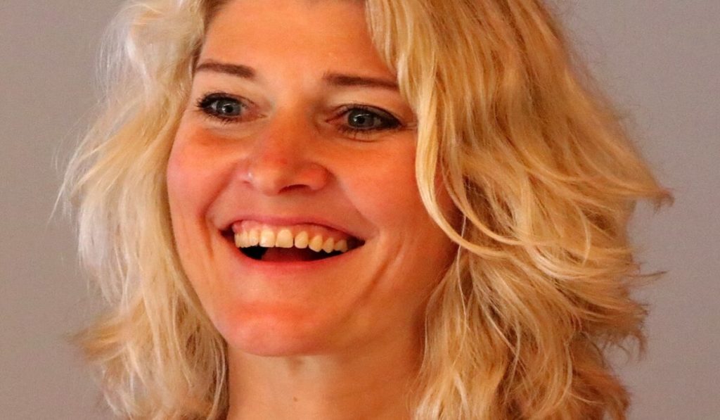 Erfolgreiche Powerfrau trotz Hörminderung