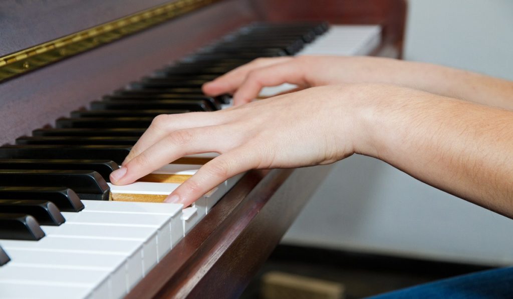 Musik kann gegen Schwerhörigkeit helfen