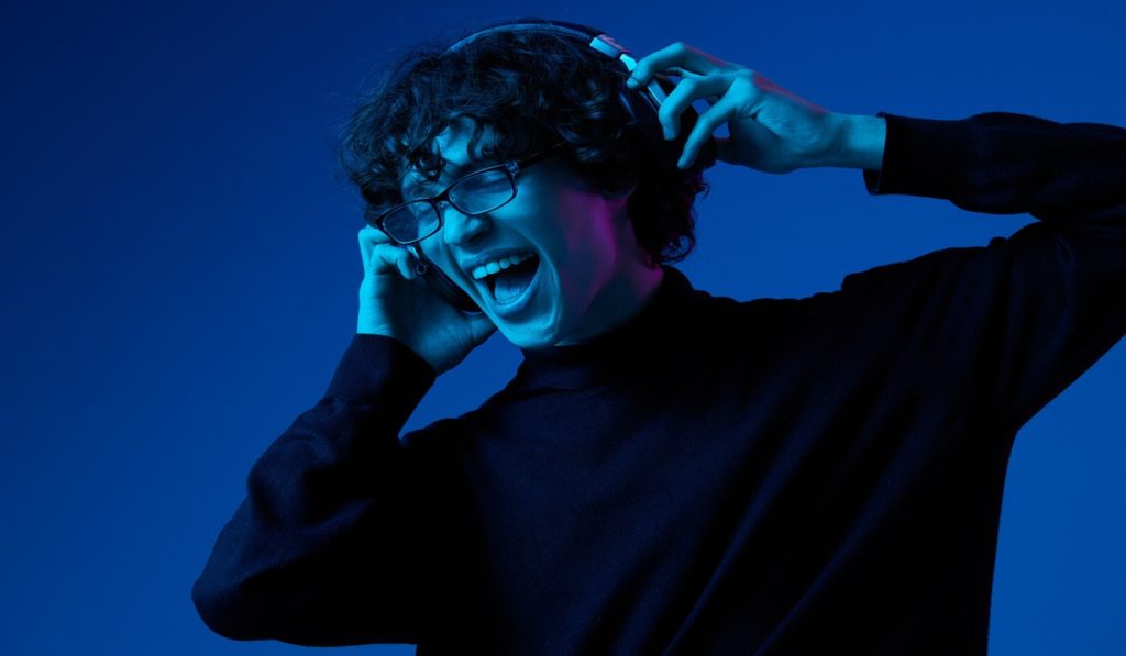 Studien zeigen: Hörschäden durch Kopfhörer